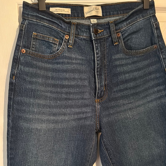 Universal Thread High Rise Blue Jeans - Picture 4 of 5